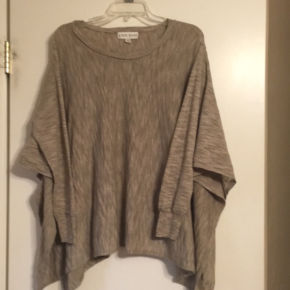 Sweater with angel arms